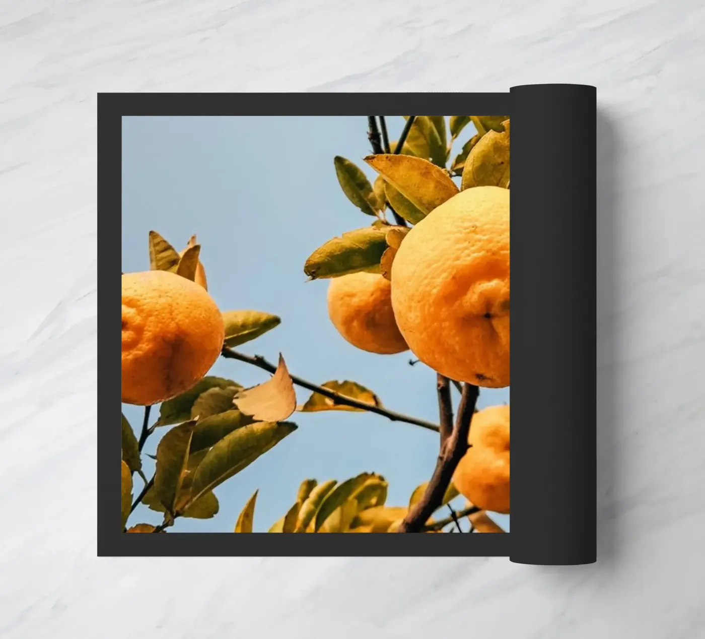 Orange Fußmatte von Vale Studio