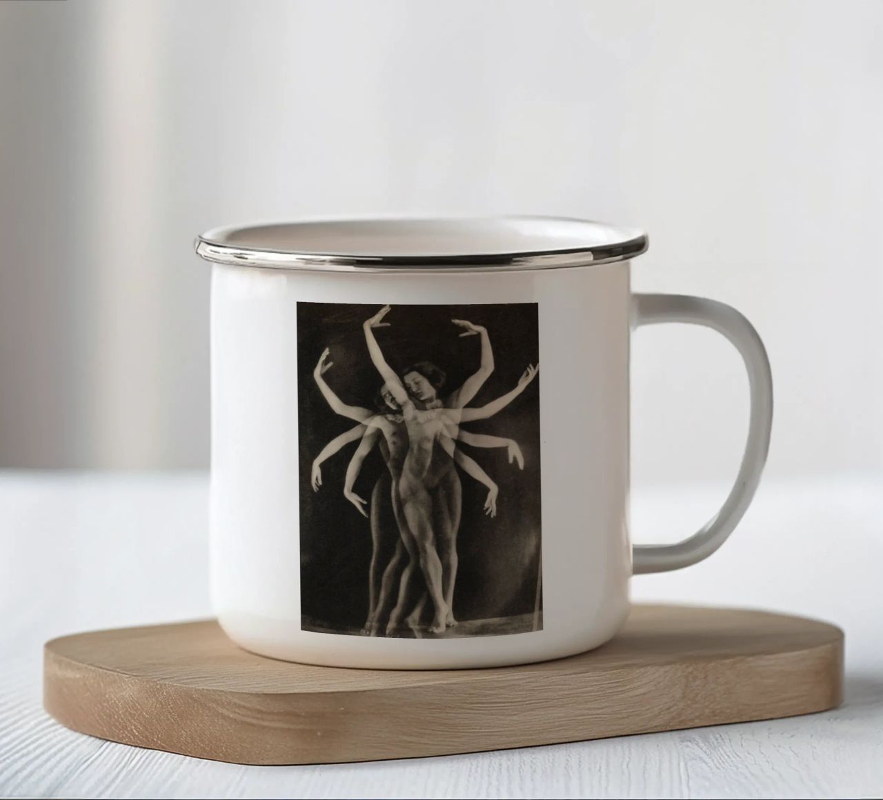 Yva (Else Ernestine Neuländer-Simon) - Danse. 1933 mug en émail de ARTOTHEK
