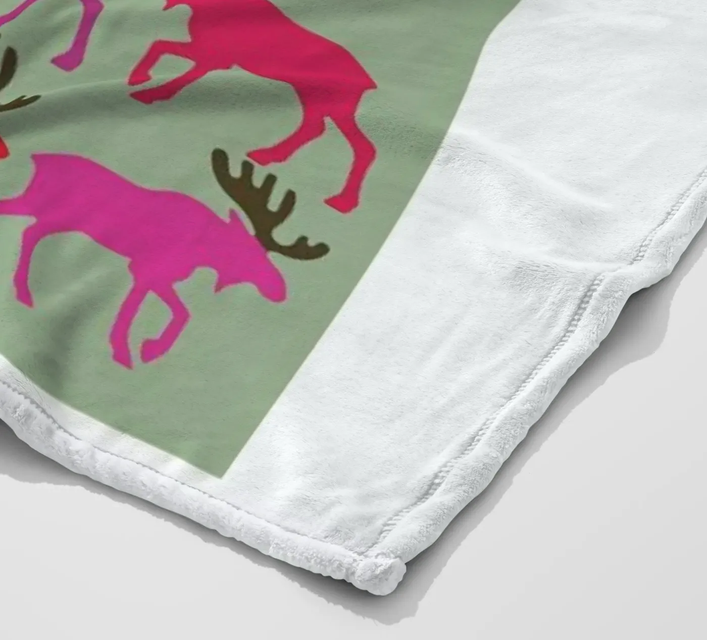 Moose 3 Fleecedecke von Visual Philosophy