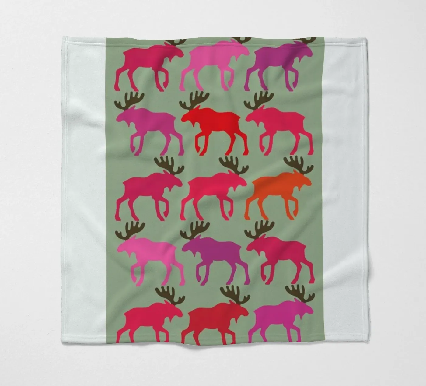 Moose 3 Fleecedecke von Visual Philosophy