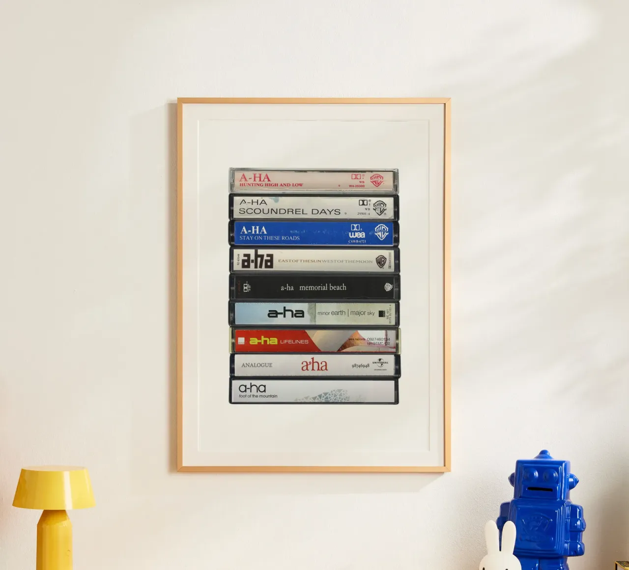 A-Ha - Album raccolti - Stampa cassetta musicale d'epoca poster con telaio in legno da MrMustardPrints