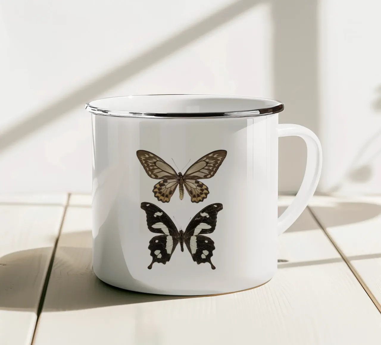 Delicato duo di farfalle tazza in smalto da Curious Collections by Marielle Leenders