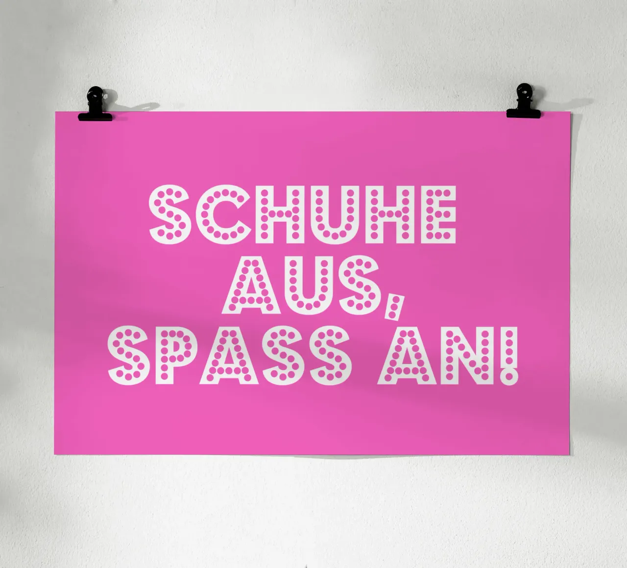 Schuhe aus, Spass an! poster con telaio in legno da Ohkimiko