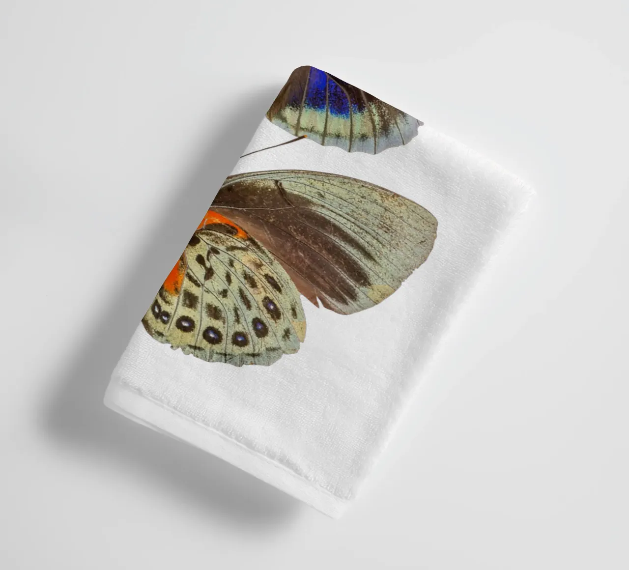 Trio colorato di farfalle asciugamano da bagno da Curious Collections by Marielle Leenders