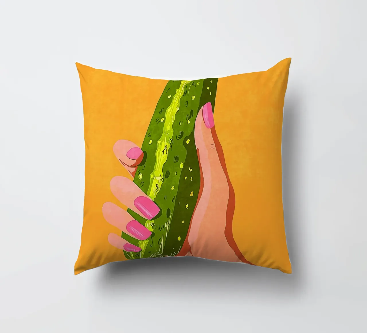Uñas rosas y pepino cojín de Carinaprint