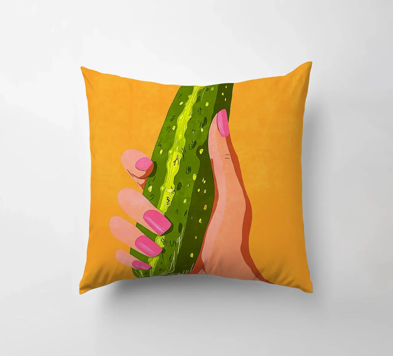 Uñas rosas y pepino cojín de Carinaprint