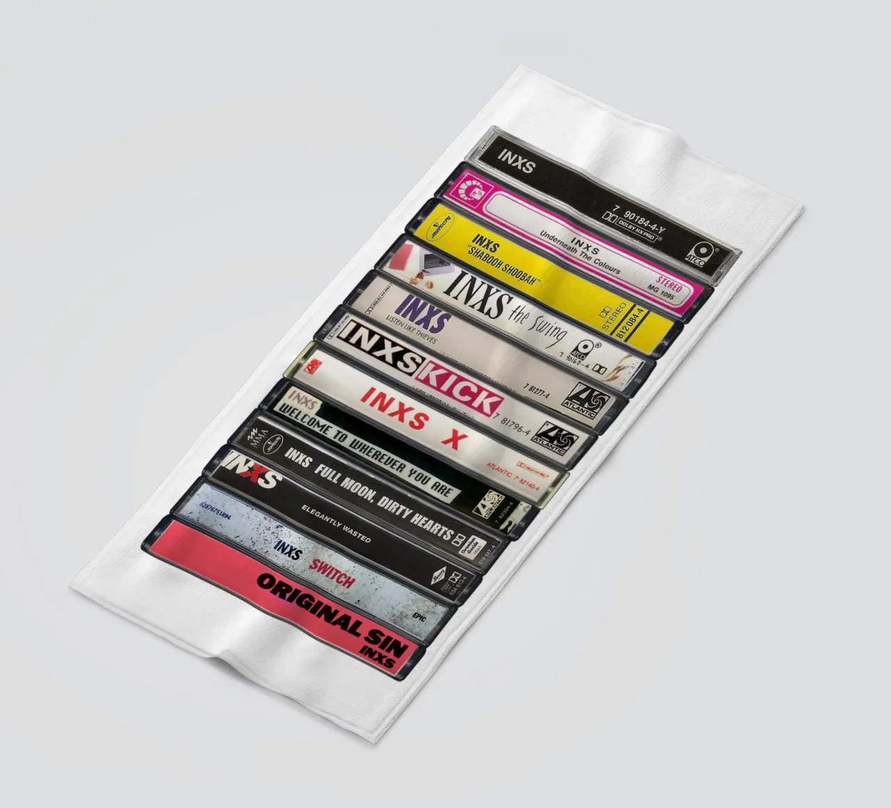 INXS Collected Albums - Cassette imprimée serviette de plage de MrMustardPrints