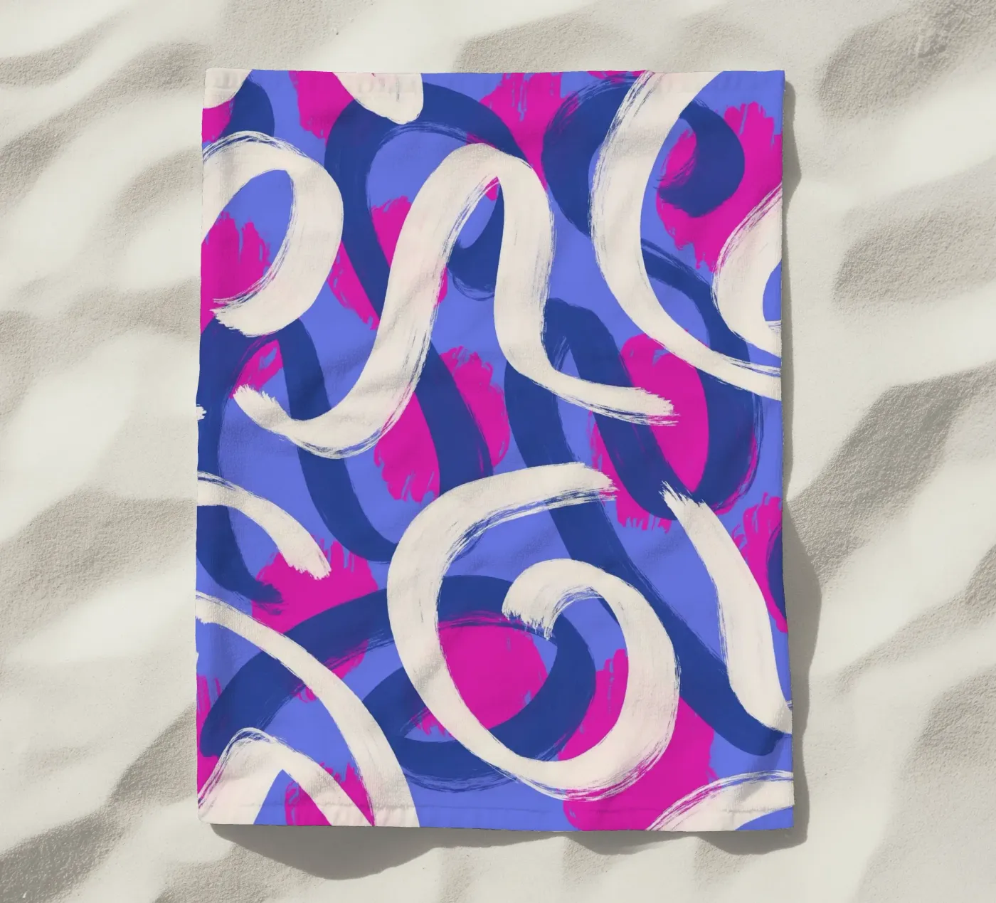 Abstract pattern 1 Strandtuch von Studio Fiamma