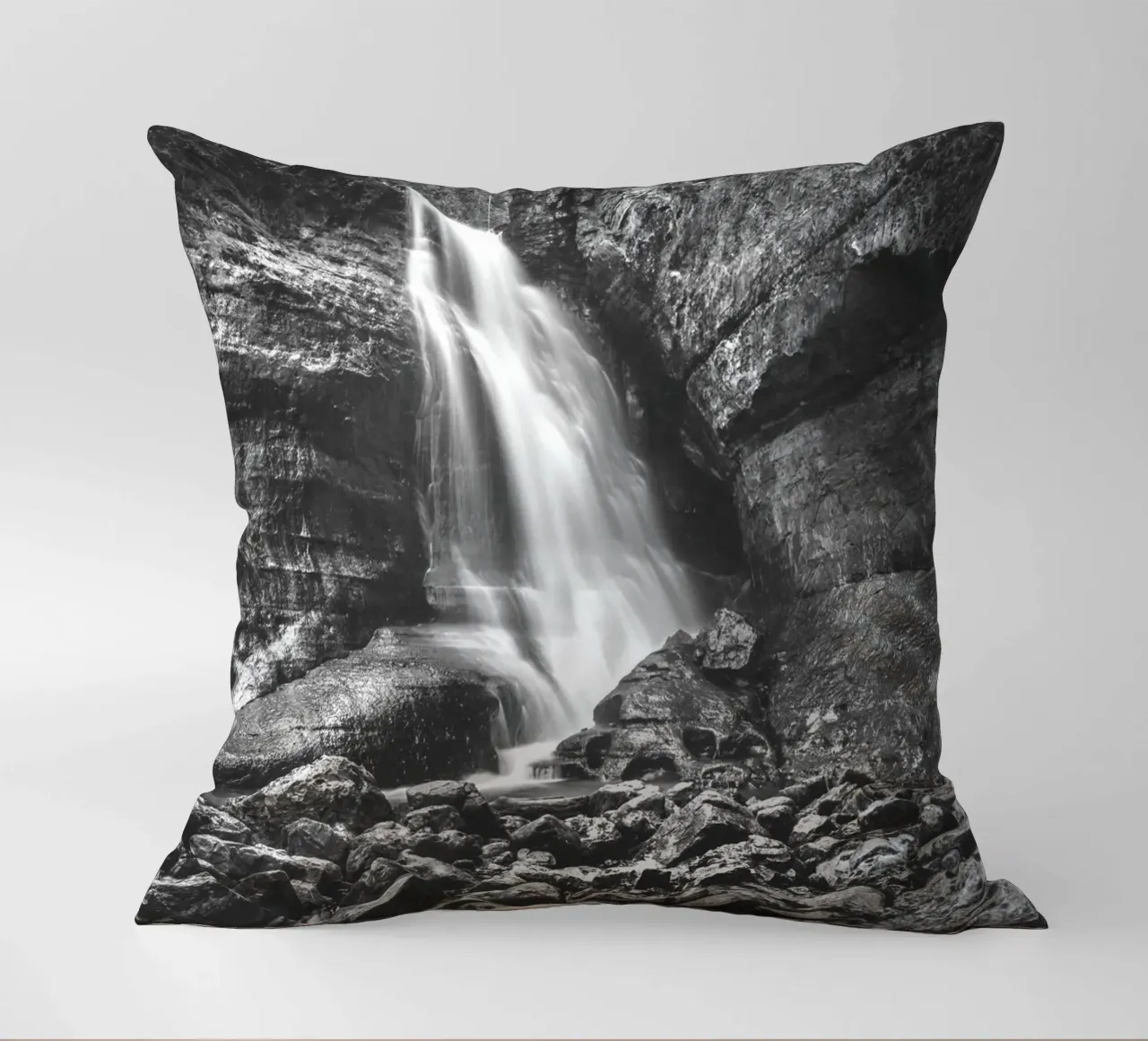 Cascate dei Minatori Mono cuscino da Dave Hare Photography