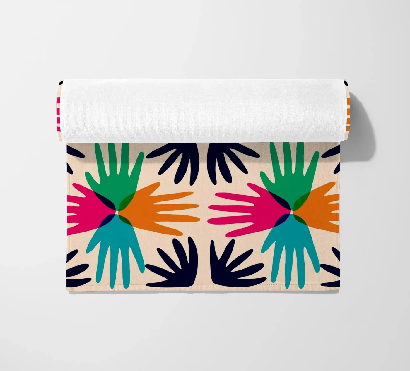 Hands abstract tile telo mare da Studio Fiamma