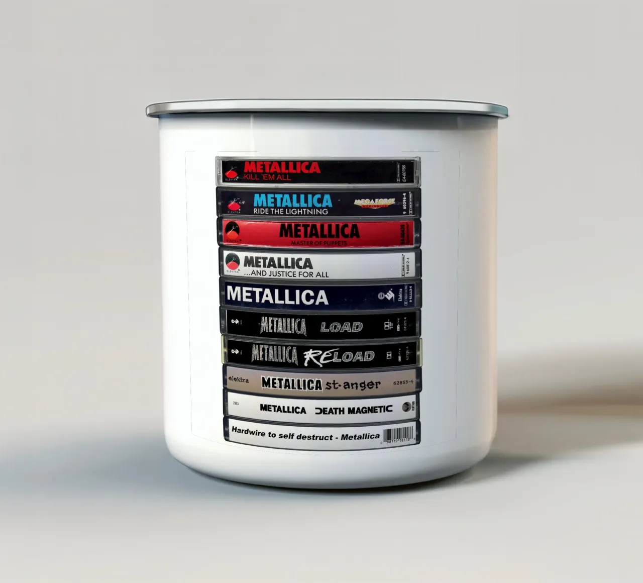 Metallica Albums - Cassette Print tazza in smalto da MrMustardPrints