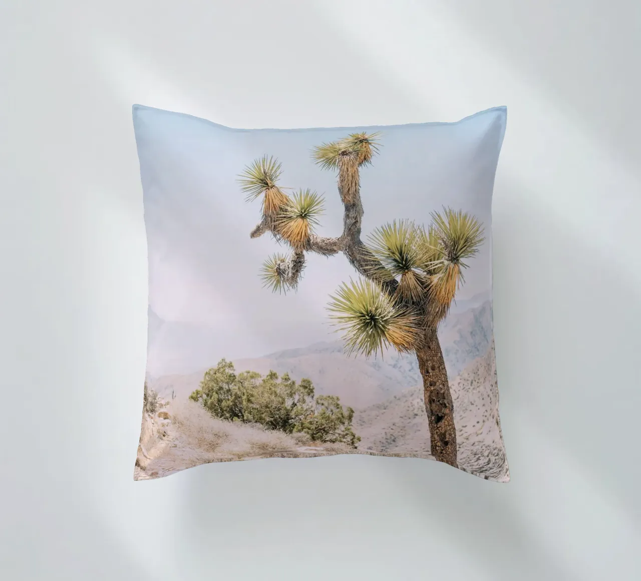 Joshua Tree Kissen von patiphotography