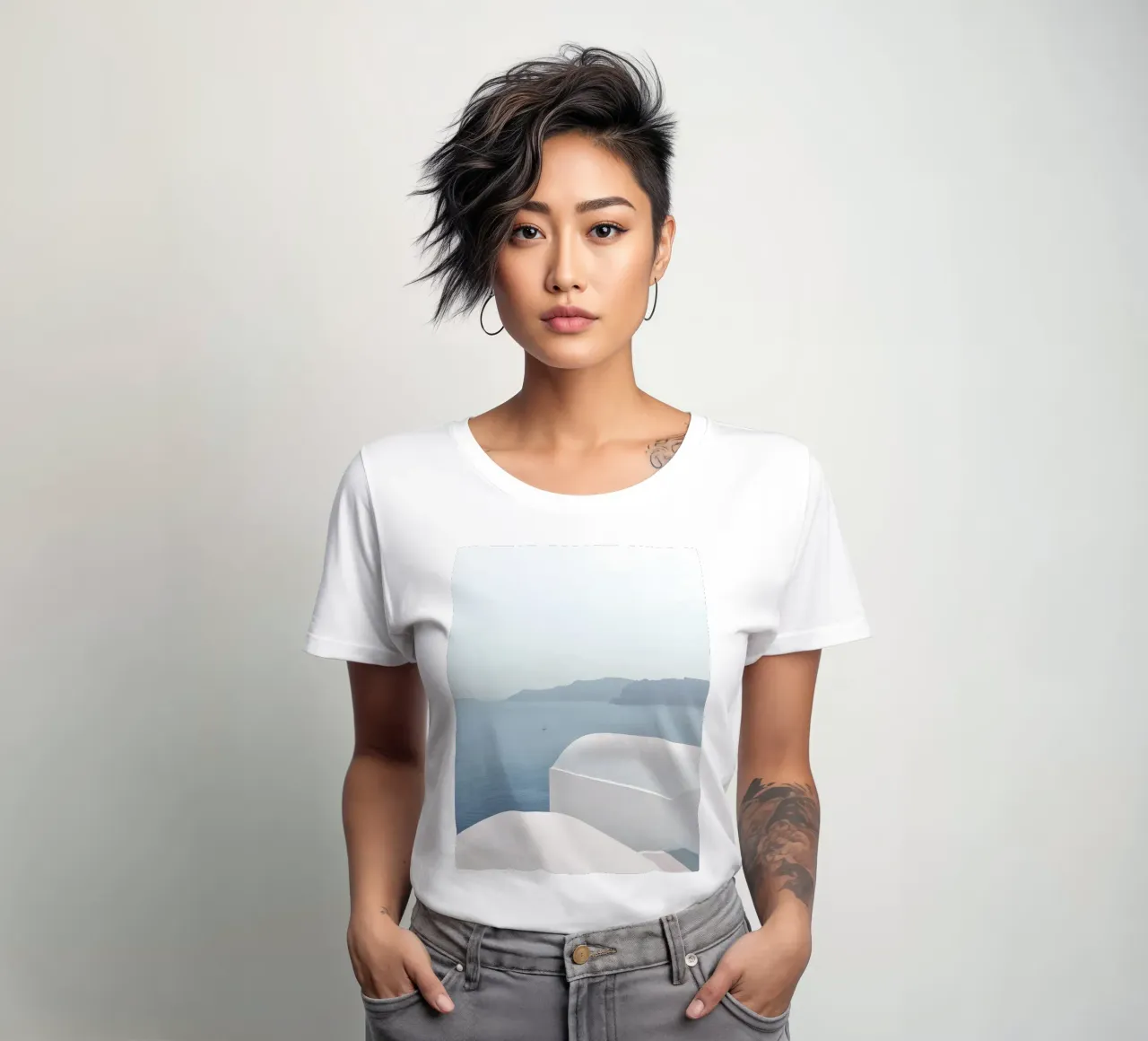 Design con vista sul mare Egeo - pace e spazio t-shirt da donna da Whole©