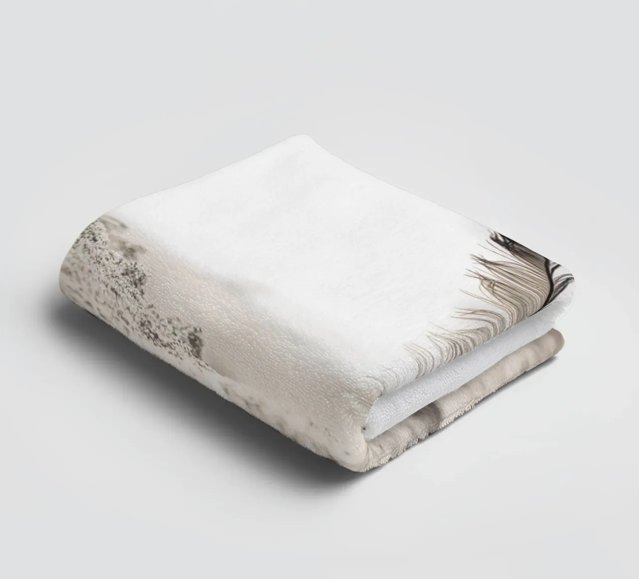 Feather in the sand - Gentle beach design towel by Whole©