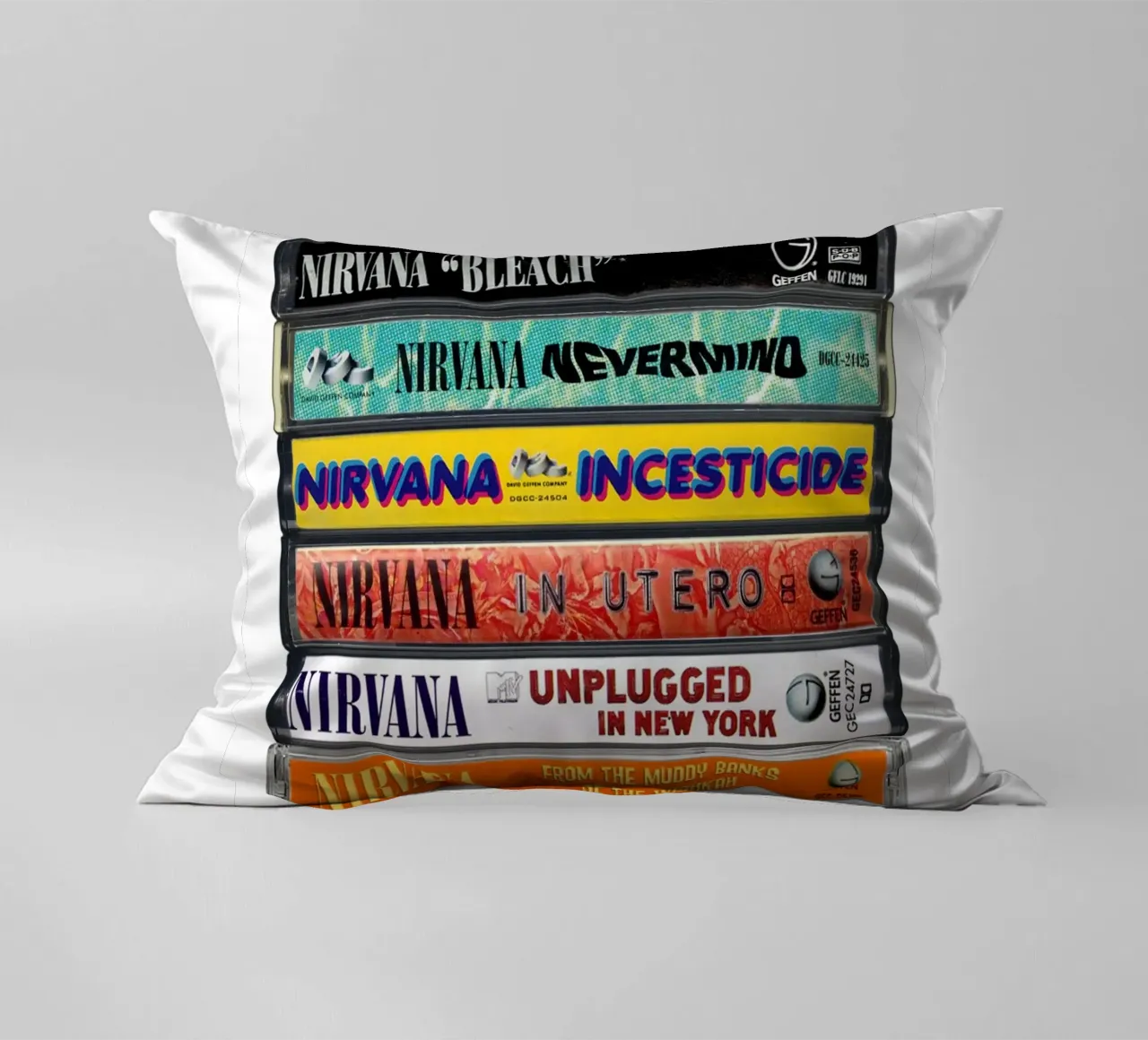 Nirvana - Album raccolti - Stampa musicassetta cuscino da MrMustardPrints