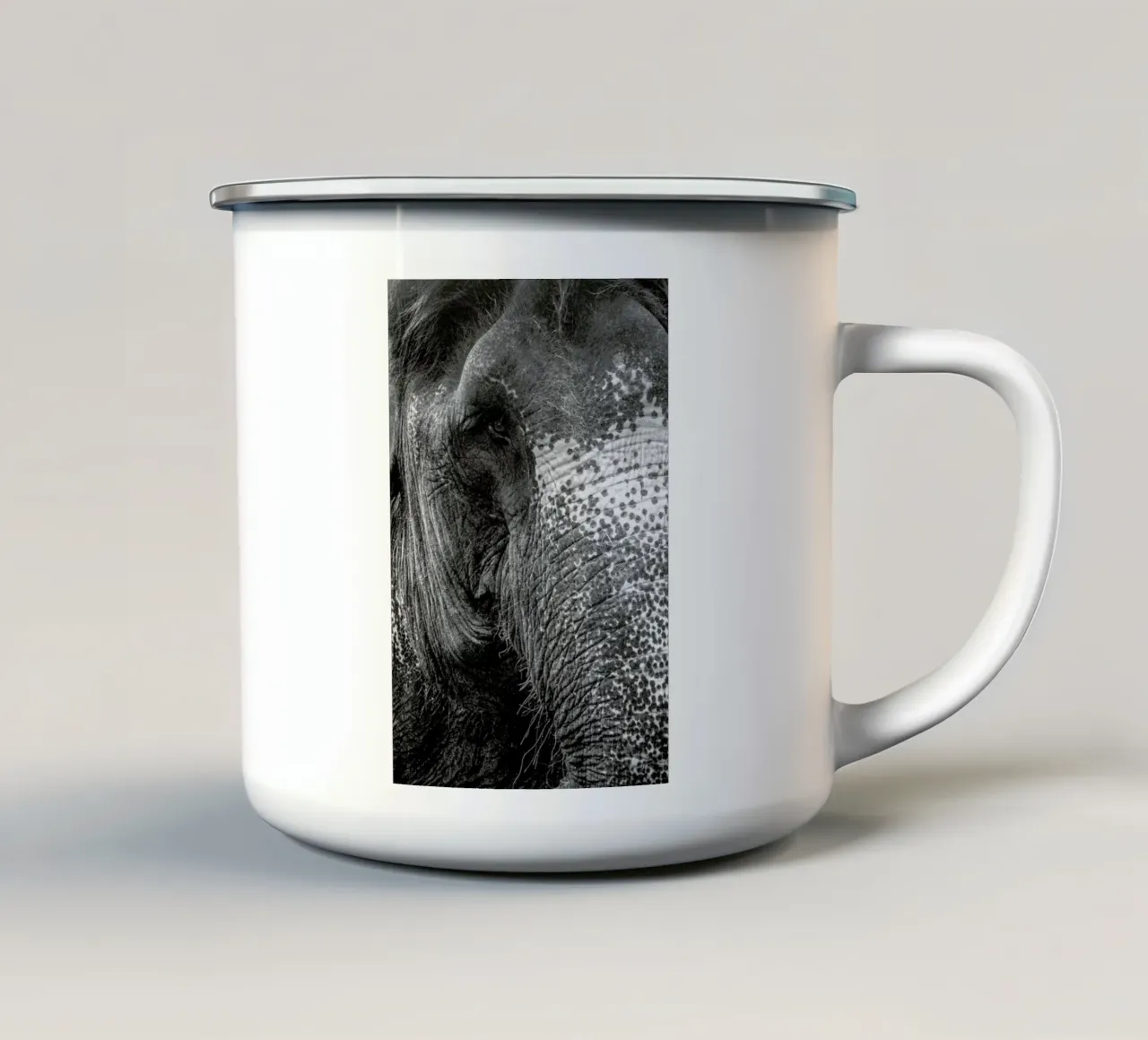 Elephant tazza in smalto da Victoria Frost