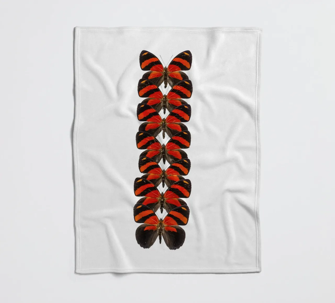 Rosso radioso: Piccole farfalle coperta in pile da Curious Collections by Marielle Leenders