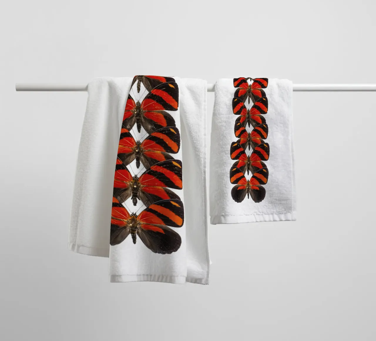Rosso radioso: Piccole farfalle asciugamano da bagno da Curious Collections by Marielle Leenders