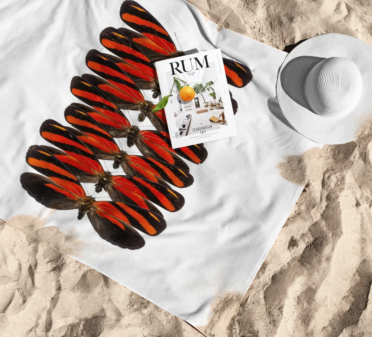 Rosso radioso: Piccole farfalle telo mare da Curious Collections by Marielle Leenders
