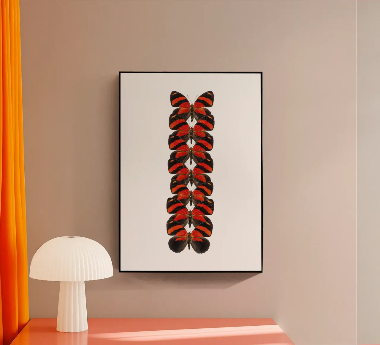 Rosso radioso: Piccole farfalle plexiglass da Curious Collections by Marielle Leenders