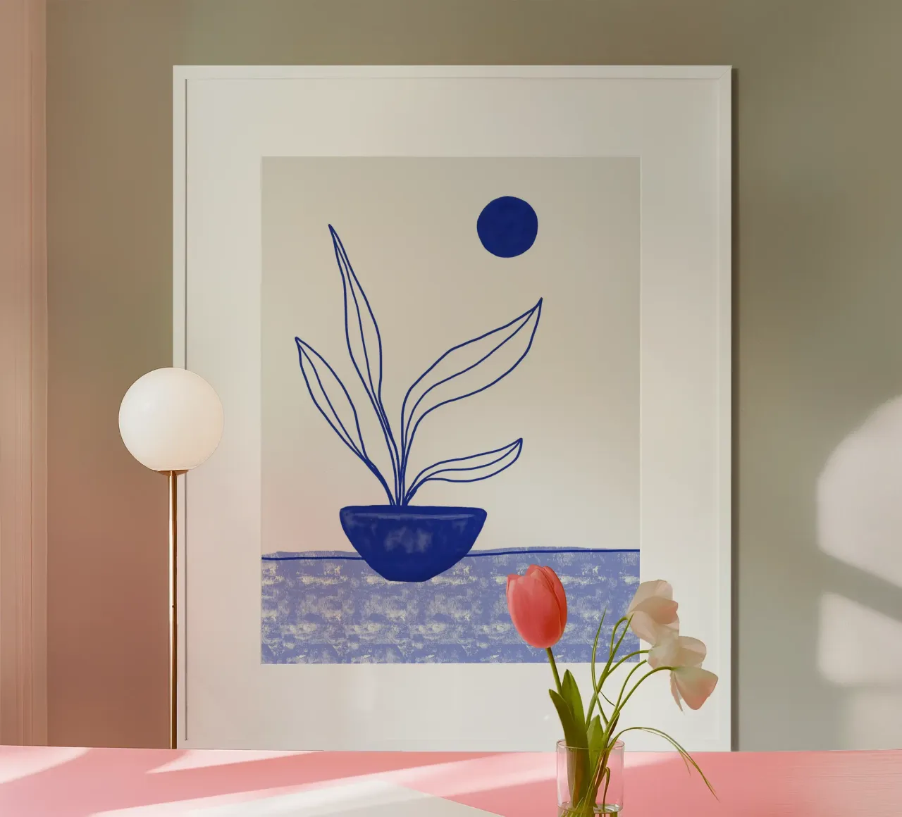 Pianta blu poster con telaio in alluminio da Kim Hubball Studio