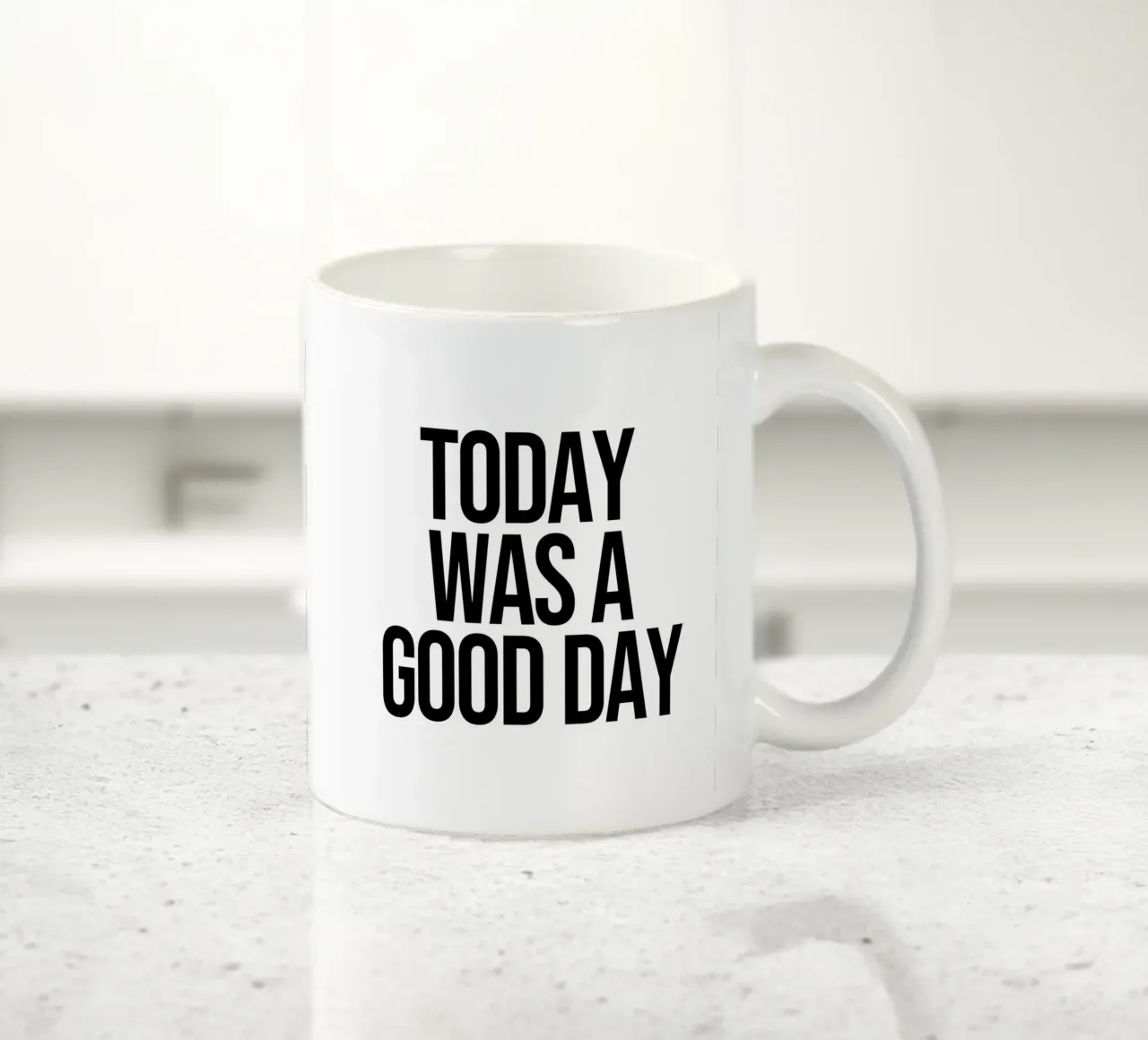 Oggi è stata una buona giornata tazza in ceramica da Paigaam Studio