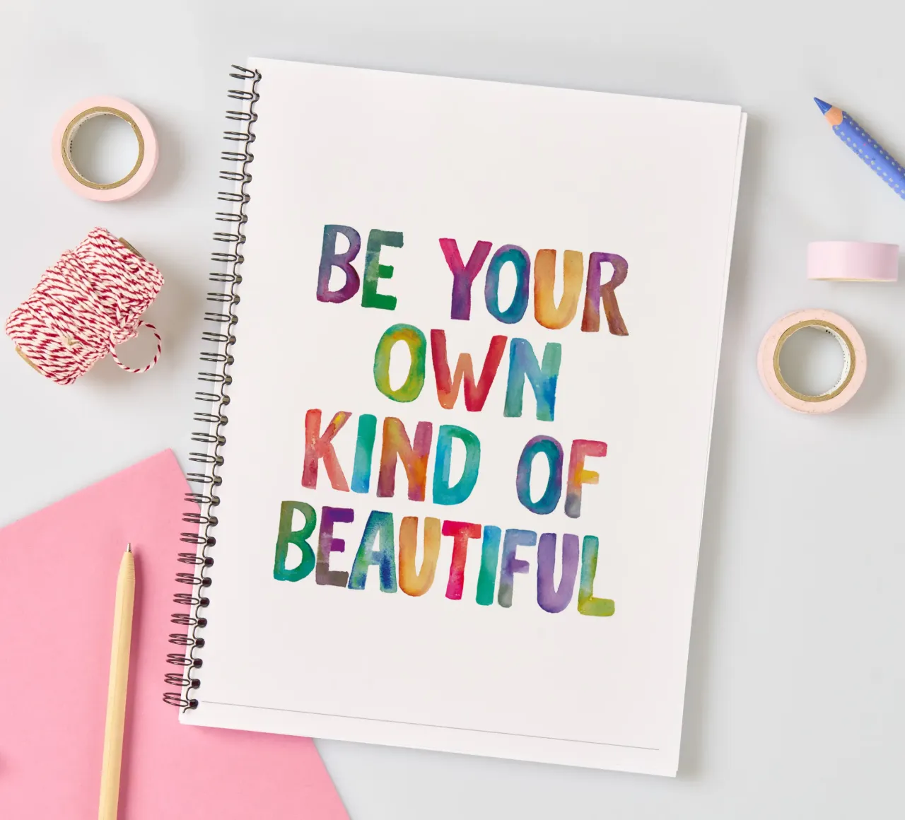Be Your Own Kind of Beautiful Rainbow Typography Design diario ad anelli da THE MOTIVATED TYPE