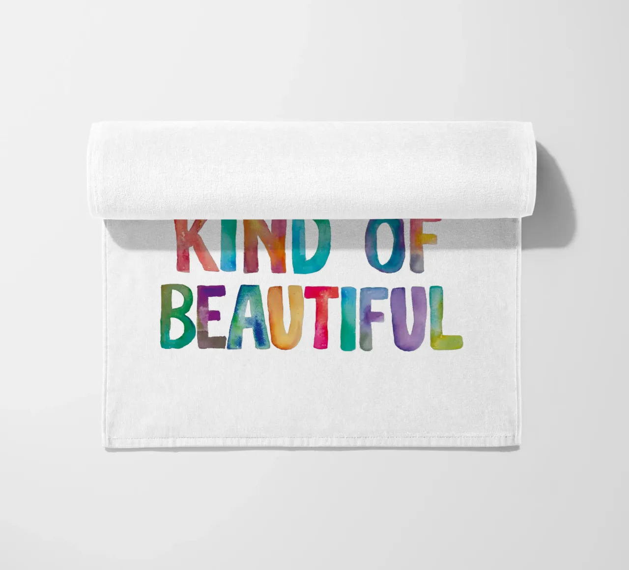 Be Your Own Kind of Beautiful Rainbow Typography Design telo mare da THE MOTIVATED TYPE