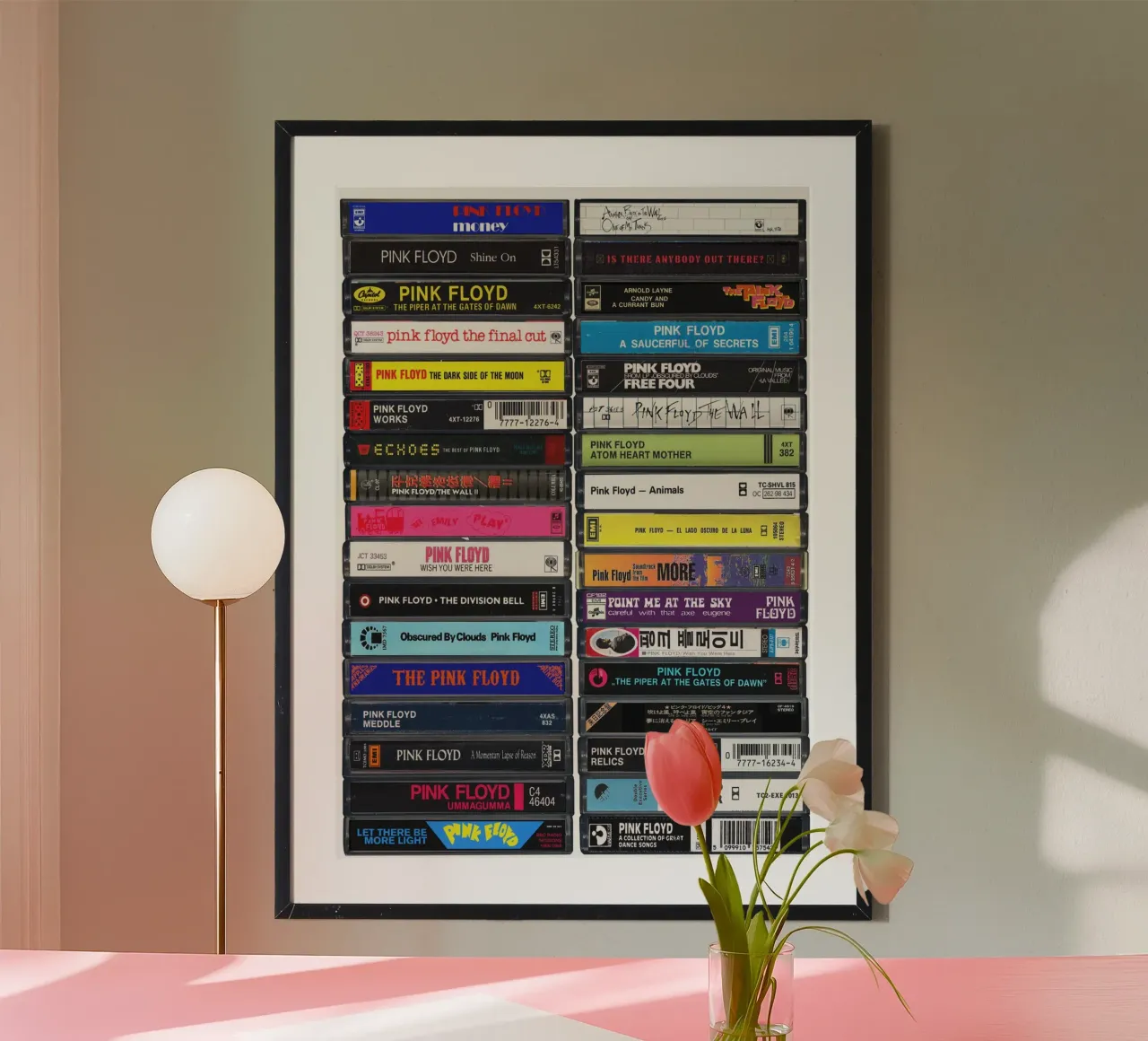 Pink Floyd - Album e singoli raccolti - Stampa su cassetta poster con telaio in alluminio da MrMustardPrints