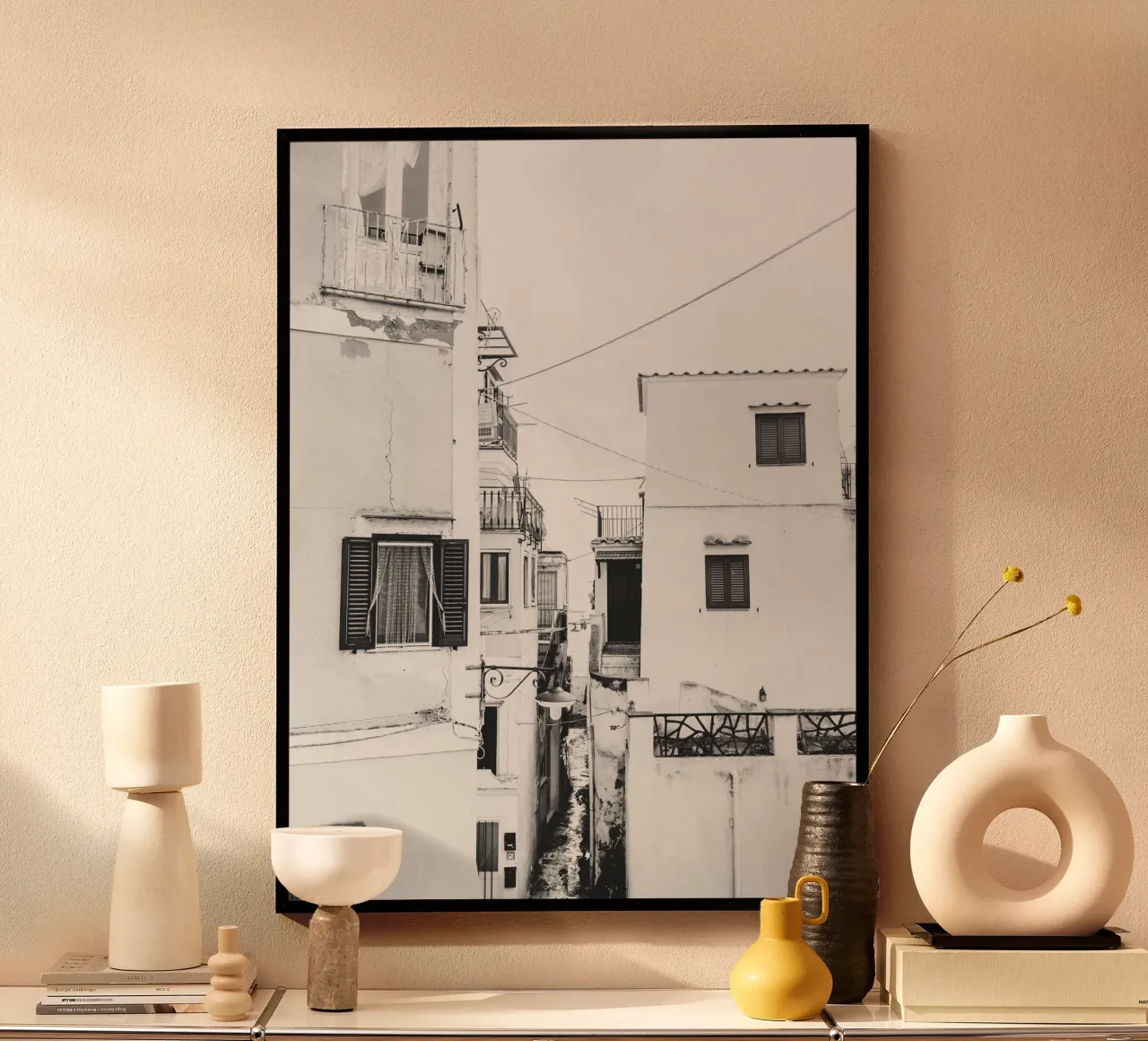 Vue de ruelle vintage - Architecture méditerranéenne poster de Whole©