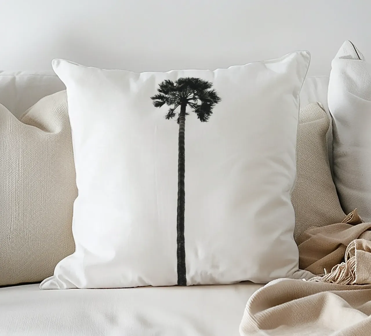 Minimal Palm - Calma tropicale in bianco e nero cuscino da Whole©