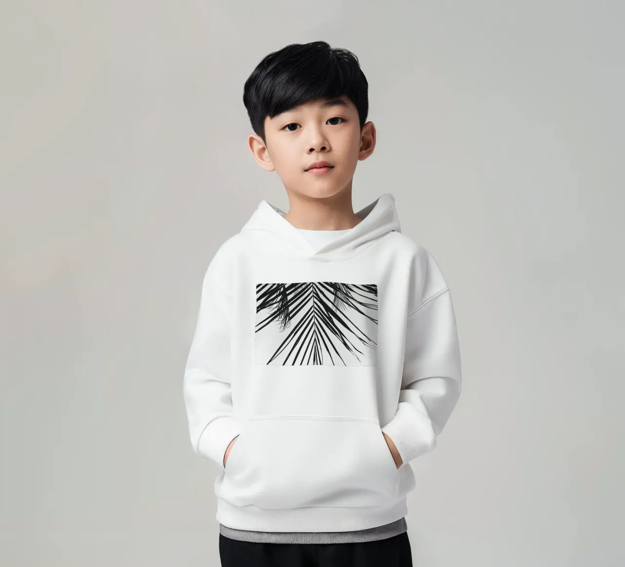 Tropical Leaf – Monochromes Palmenblatt Design kids hoodie by Whole©