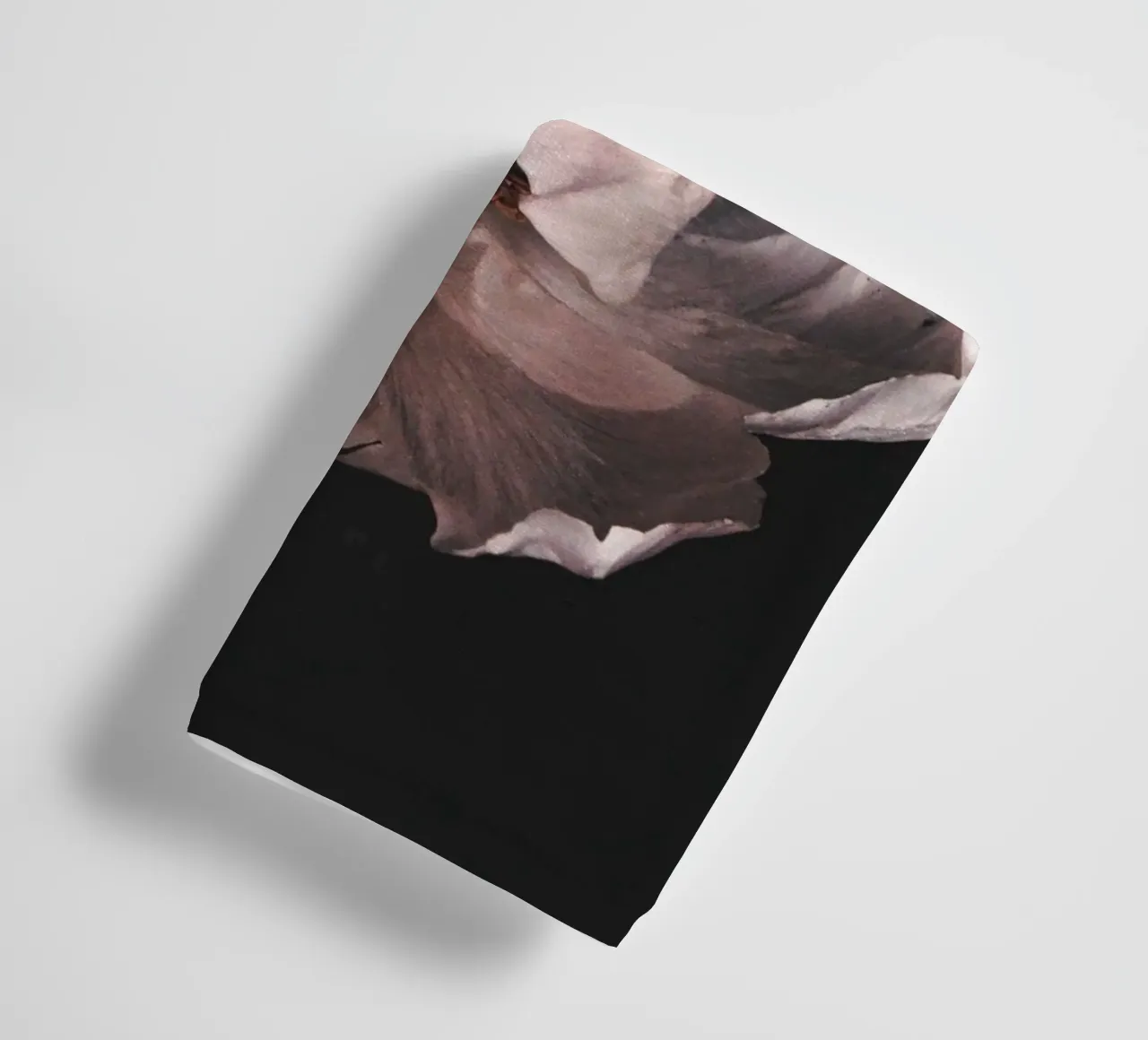 Elegant flower study - Mystical & expressive towel by Whole©