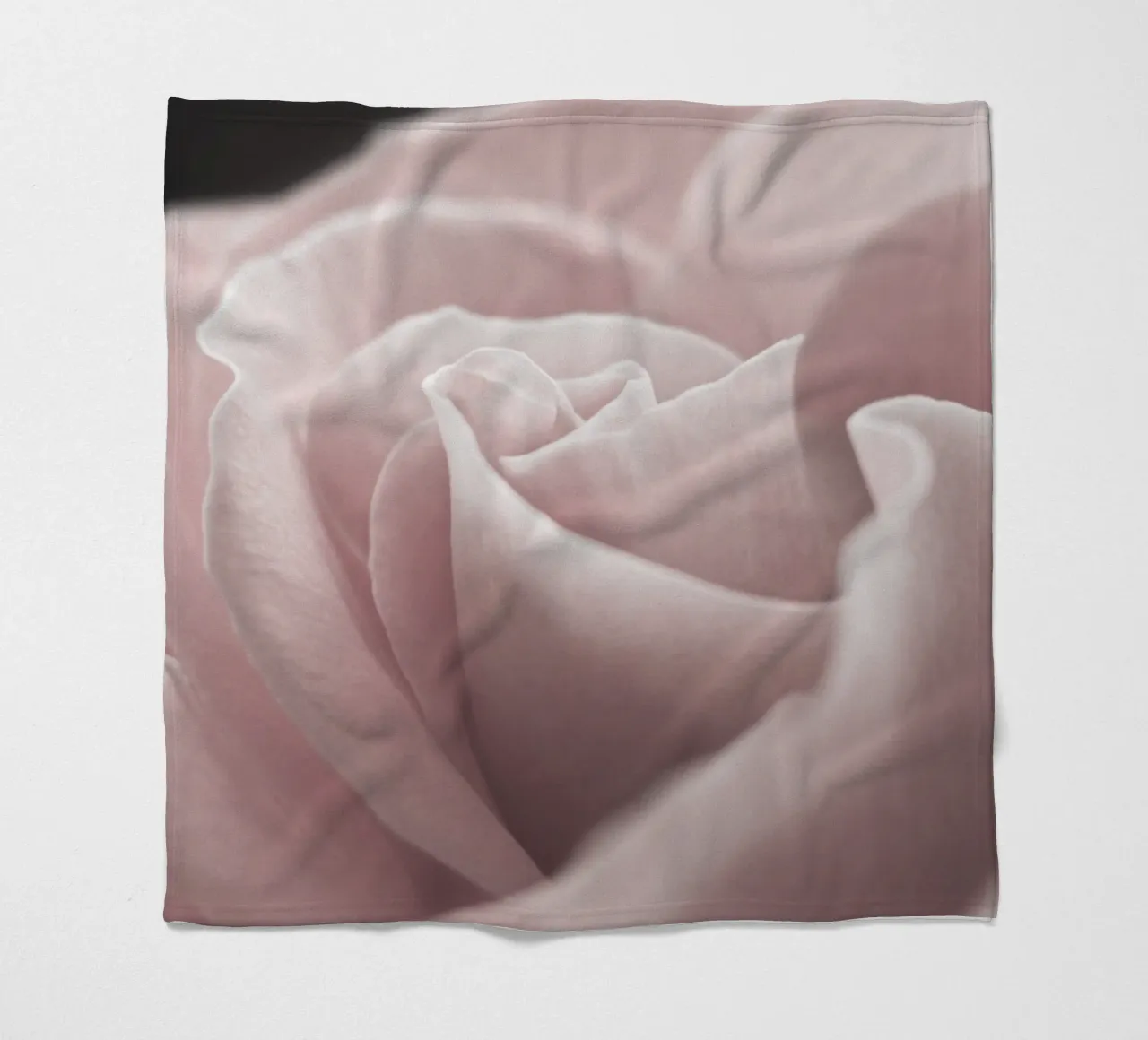Elegante fiore di rosa - Delicato e senza tempo coperta in pile da Whole©