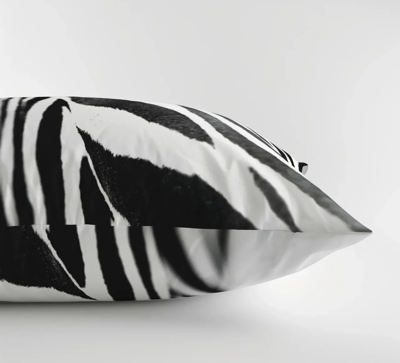 Zebra close-up art - Design moderno in bianco e nero cuscino da Whole©