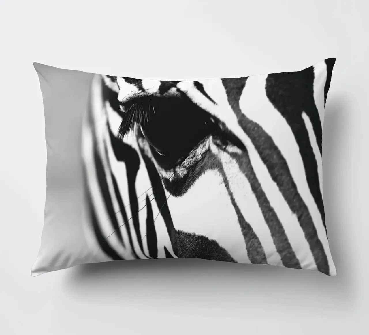 Zebra close-up art - Design moderno in bianco e nero cuscino da Whole©