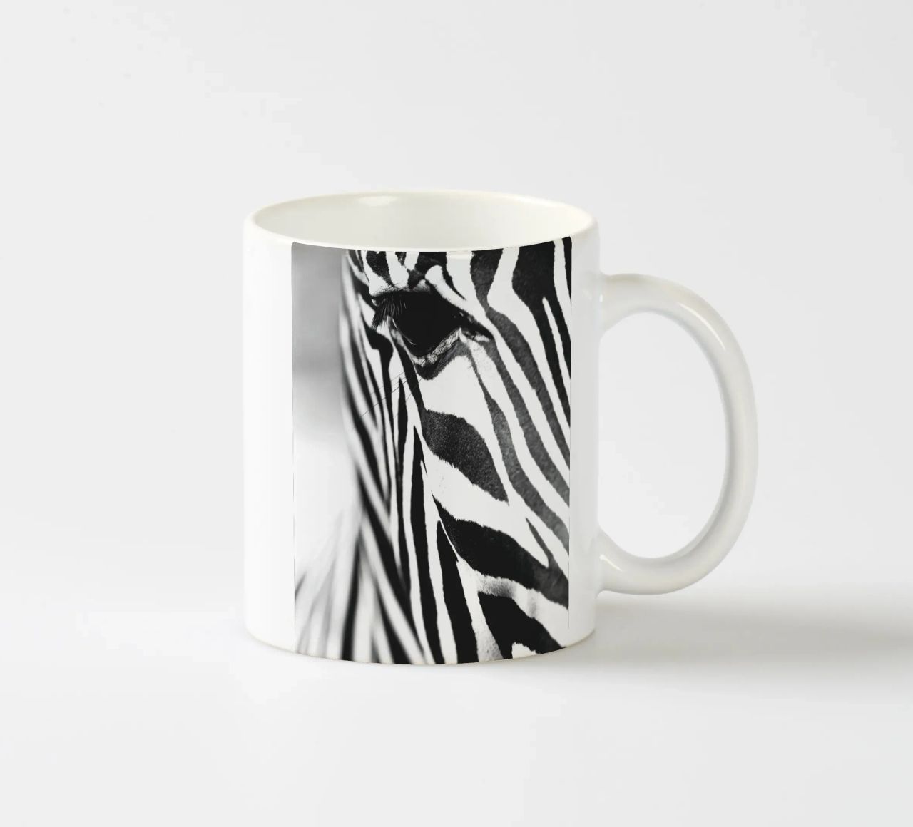 Zebra close-up art - Design moderno in bianco e nero tazza in ceramica da Whole©