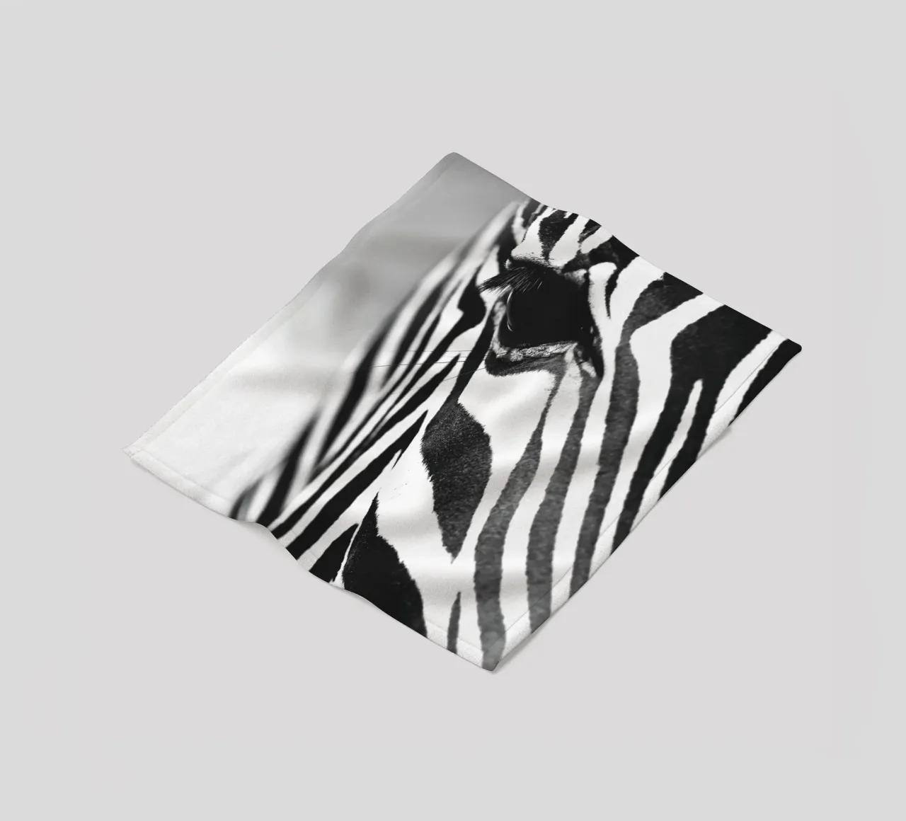 Zebra close-up art - Design moderno in bianco e nero coperta in pile da Whole©