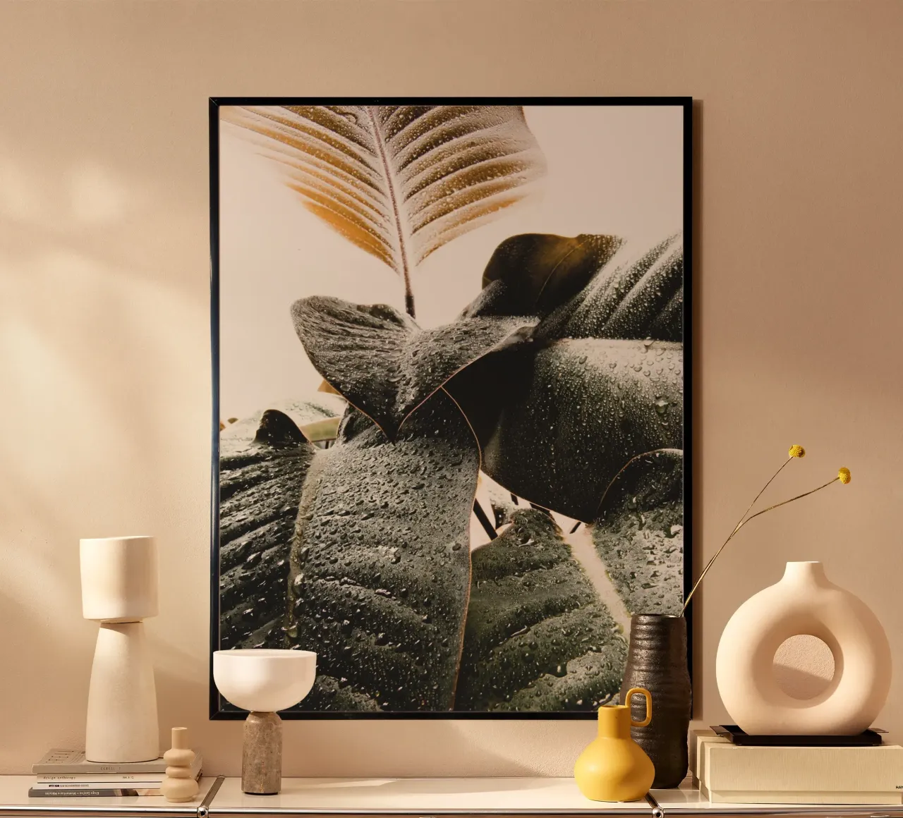 Design a foglie tropicali - estetica ispirata alla natura poster con telaio in legno da Whole©