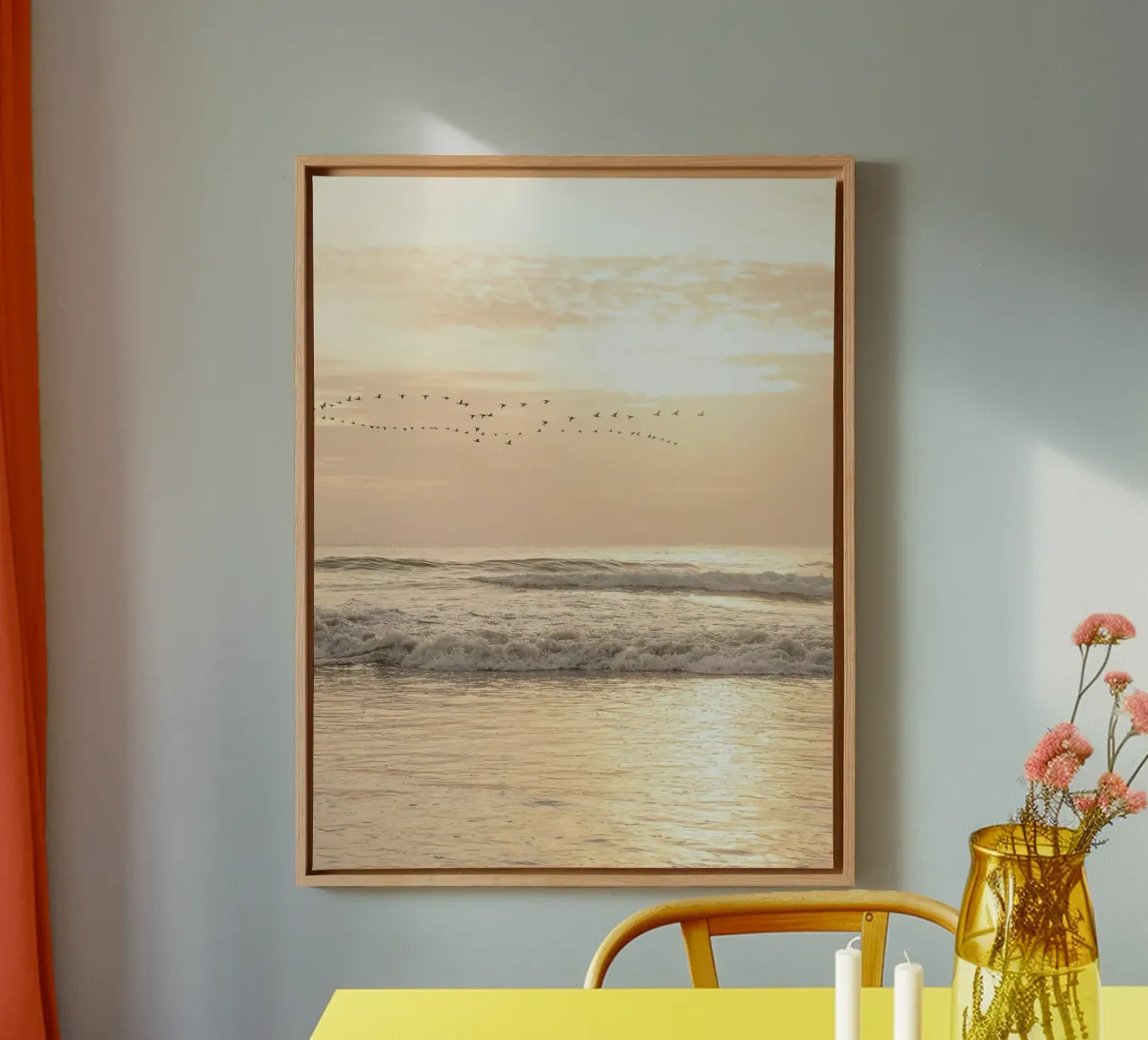 Zonsondergang aan zee - rustgevend strandmotief canvas met Baklijst van Whole©
