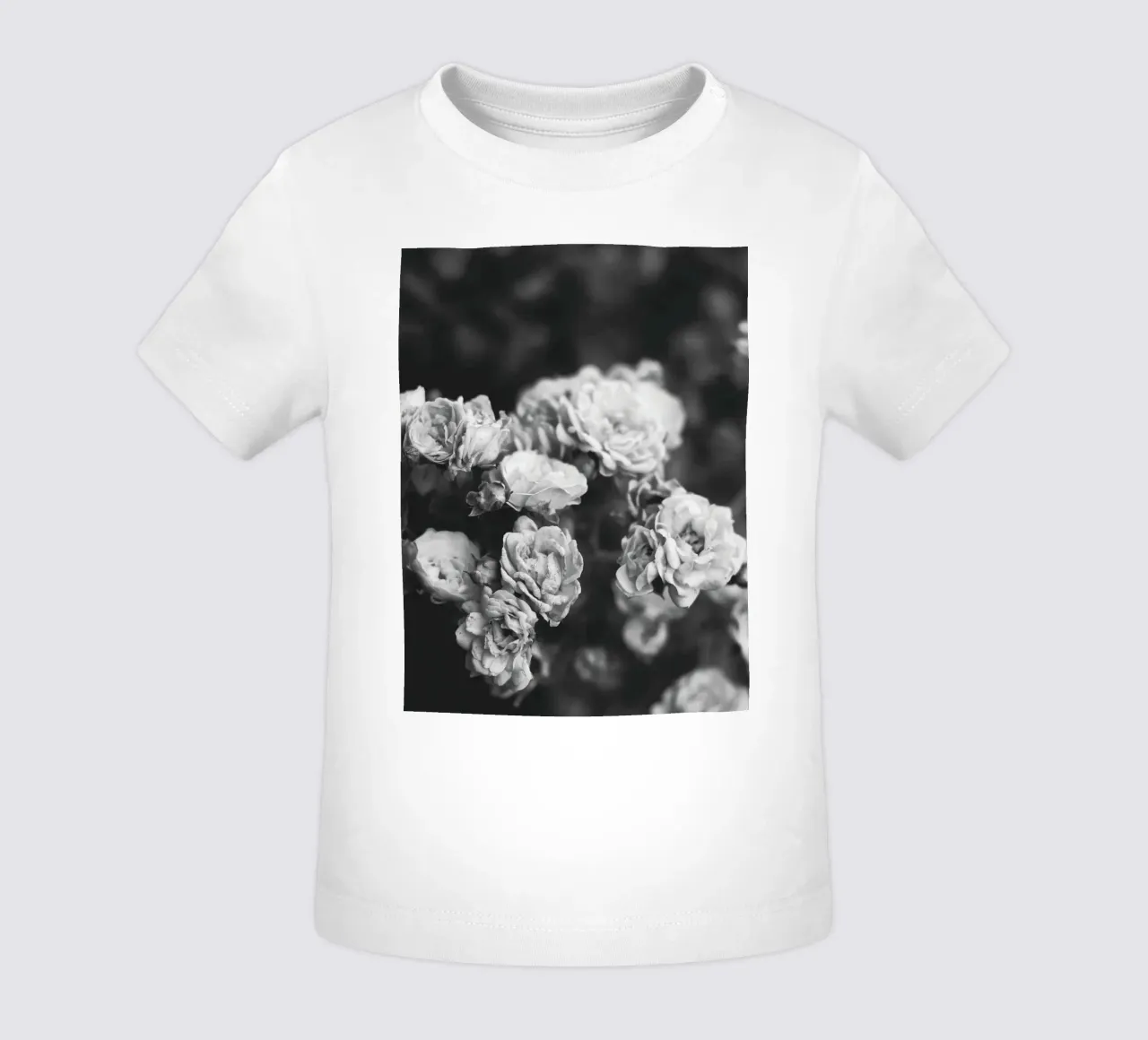 Rose vintage - splendore floreale senza tempo in bianco e nero maglietta neonato da Whole©
