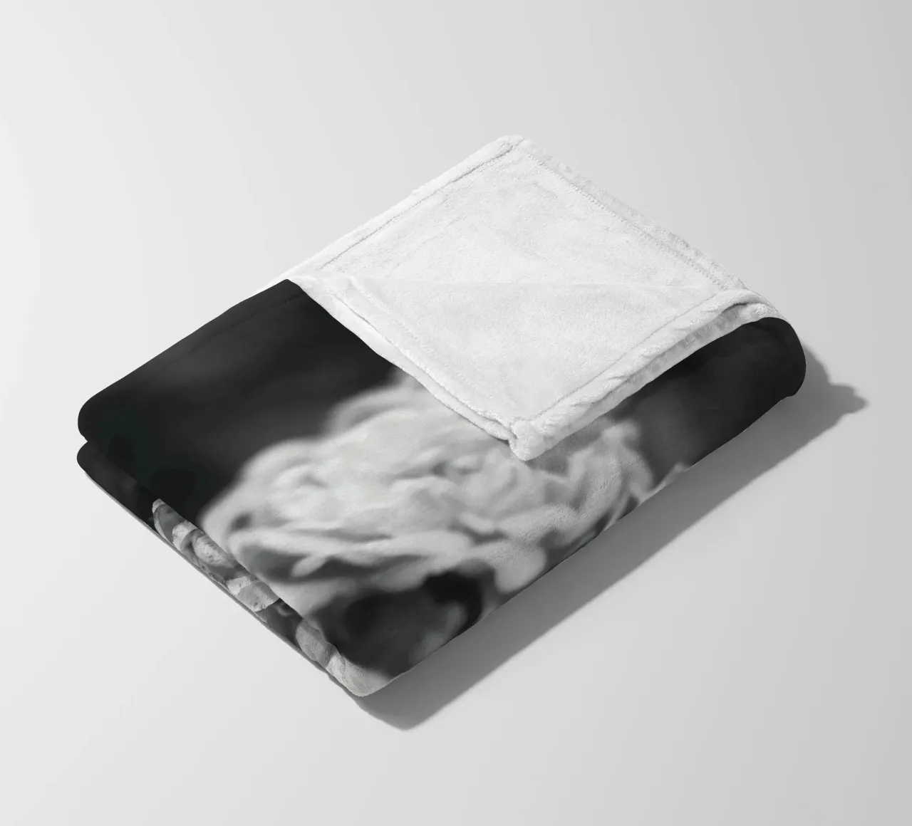 Rose vintage - splendore floreale senza tempo in bianco e nero coperta in pile da Whole©