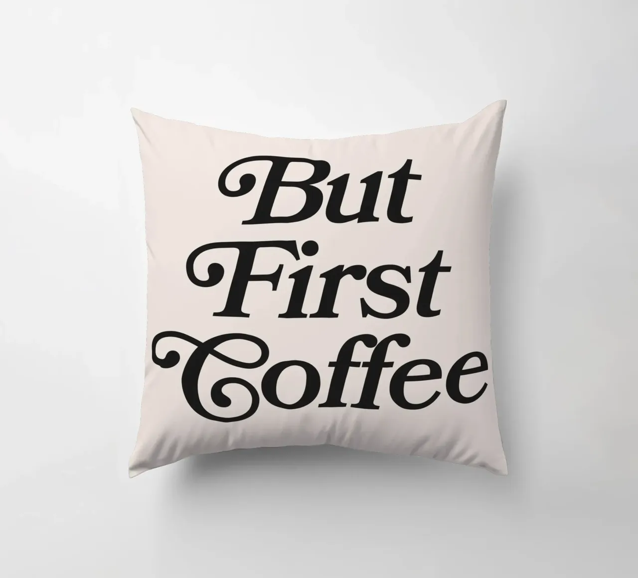Ma prima il caffè cuscino da Paigaam Studio