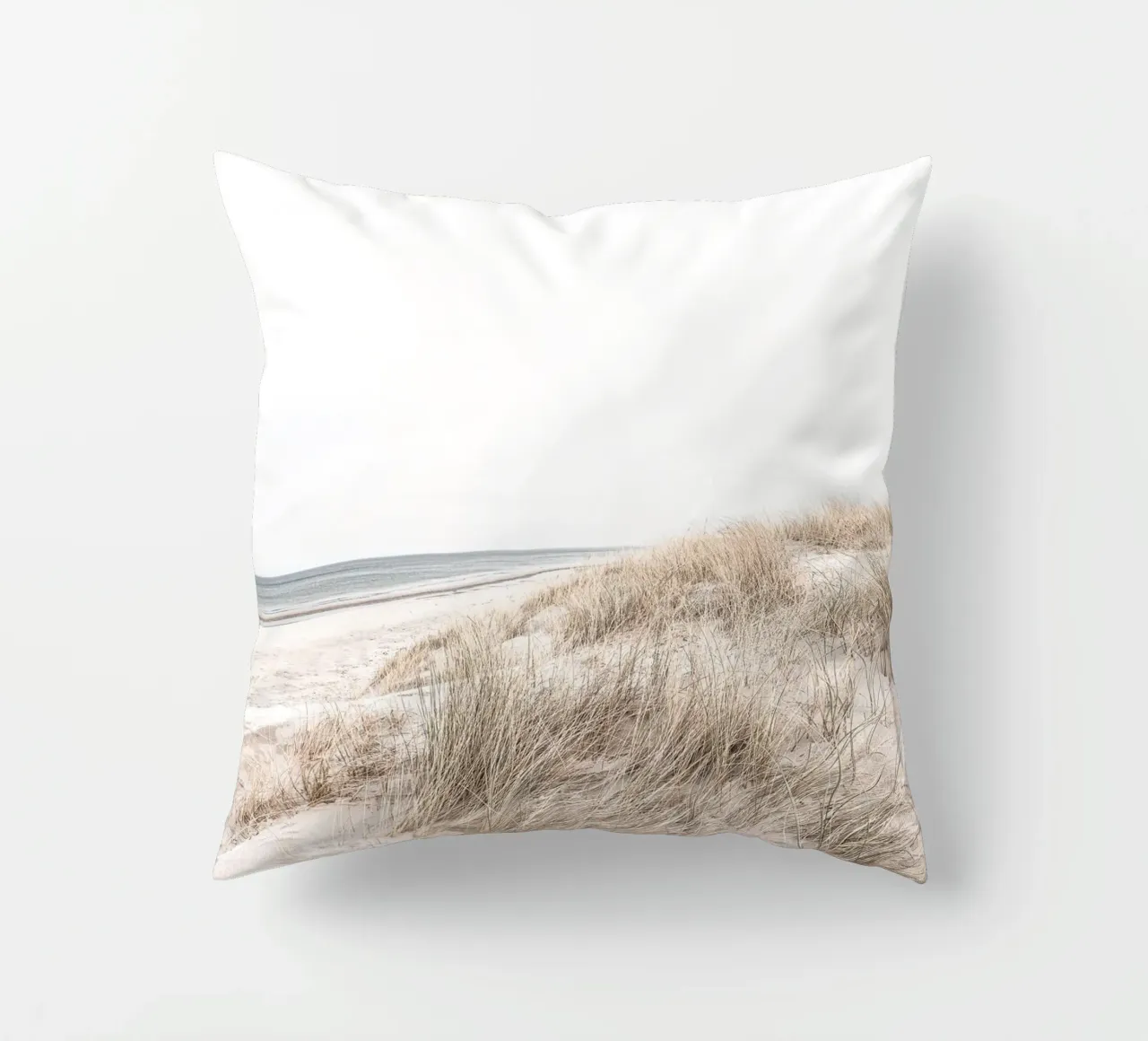 Paesaggio tranquillo sulla spiaggia - design naturale minimalista cuscino da Whole©