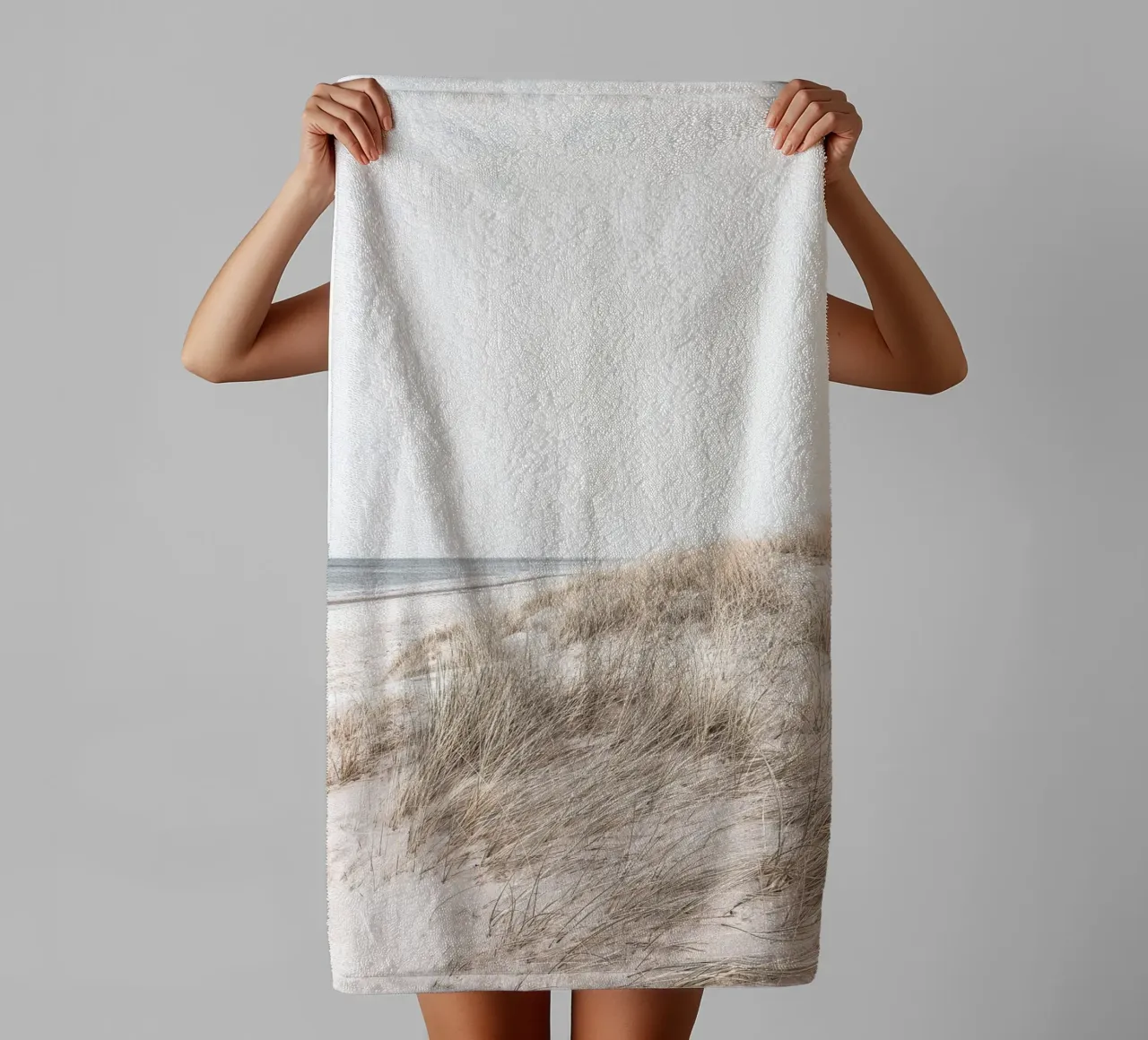 Rustig strandlandschap - minimalistisch natuurlijk ontwerp badhanddoek van Whole©