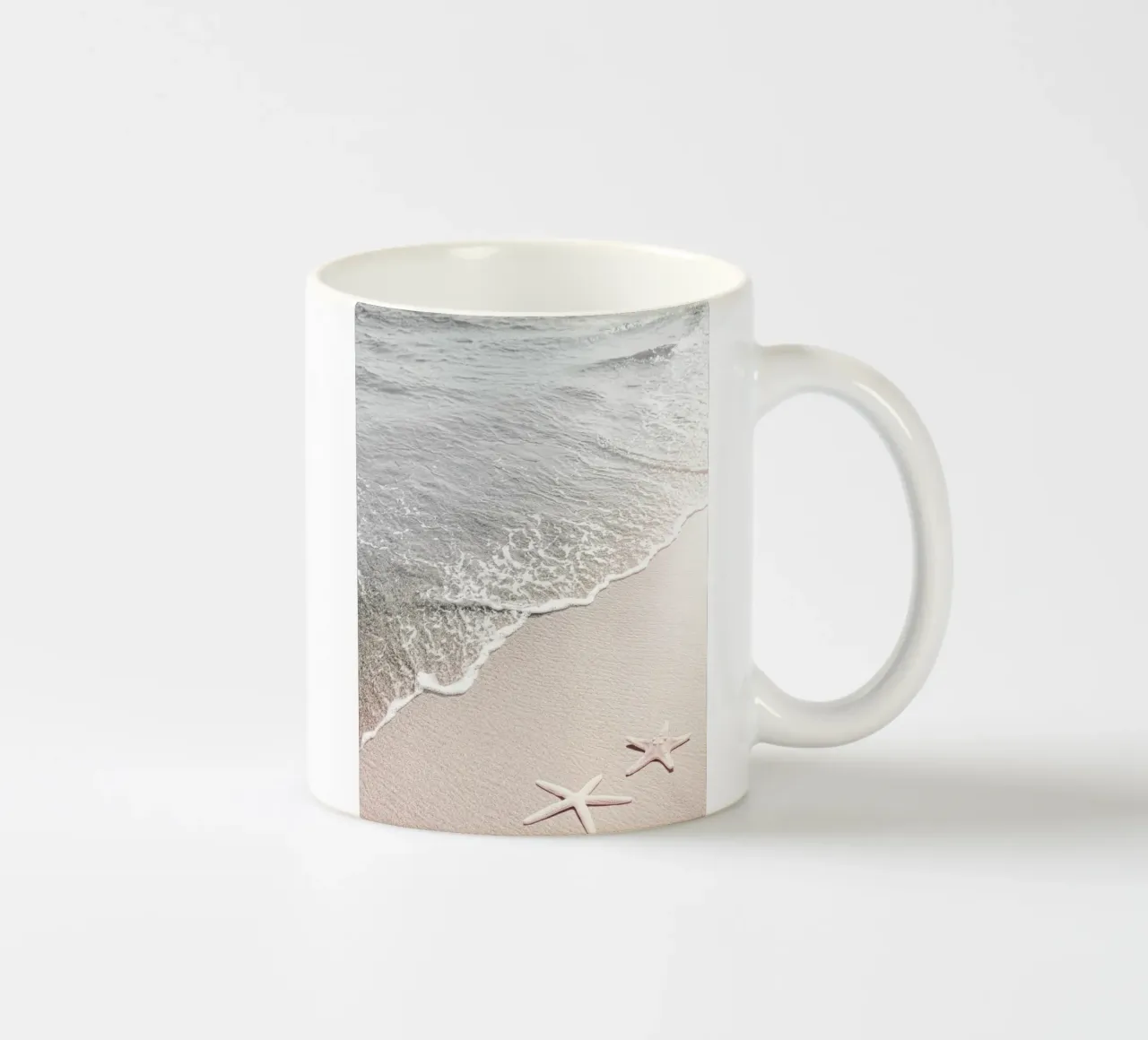 Plage douce avec étoiles de mer mug en céramique de Whole©