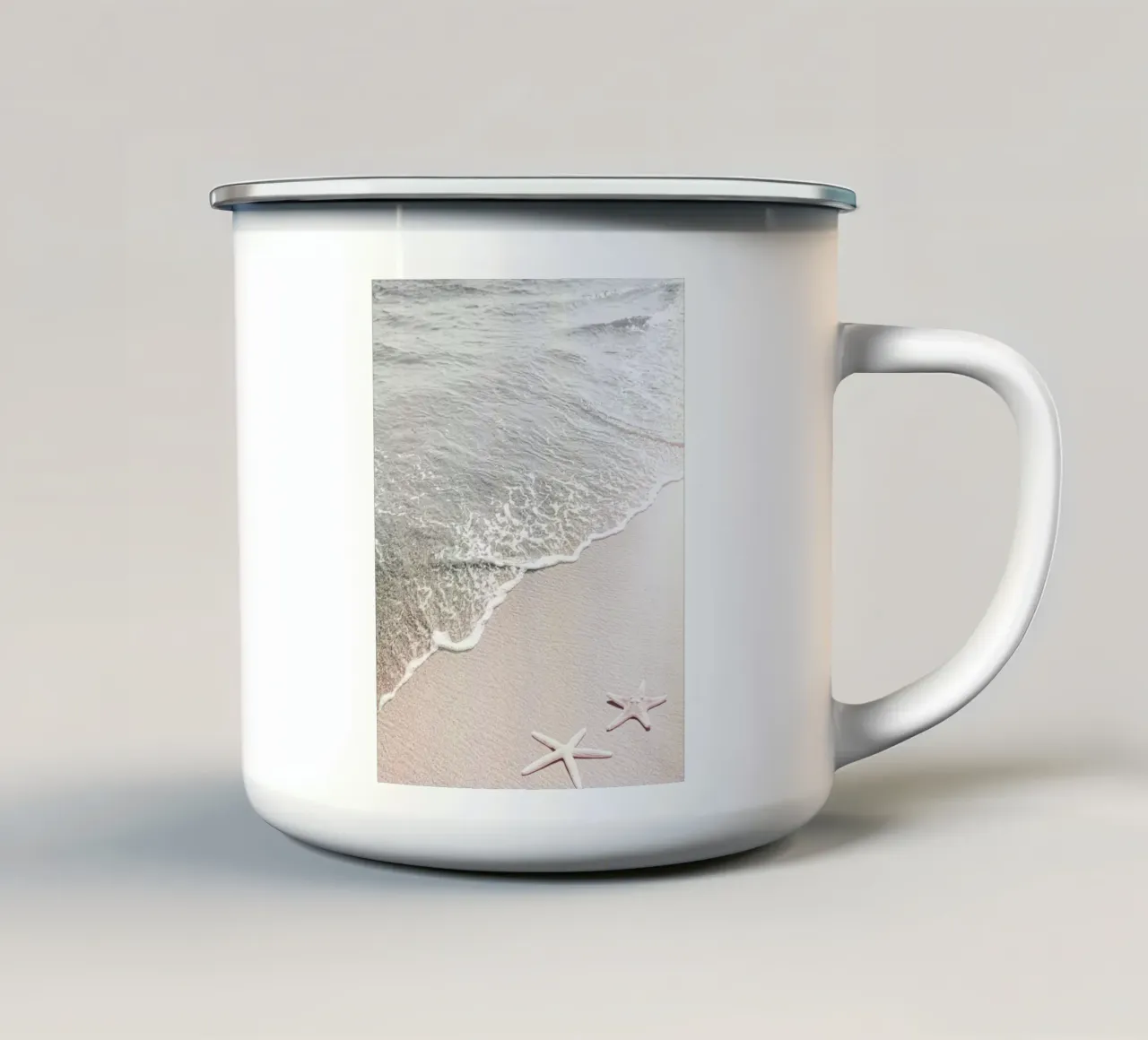 Spiaggia delicata con stelle marine tazza in smalto da Whole©