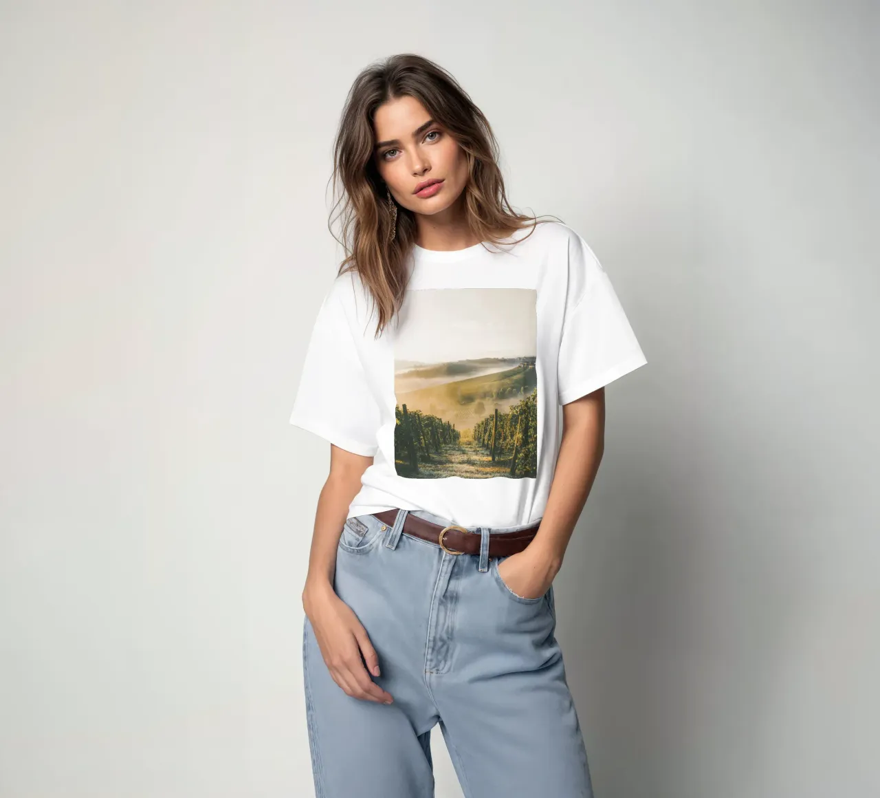 Vigneto d'autunno - atmosfera toscana t-shirt da Whole©