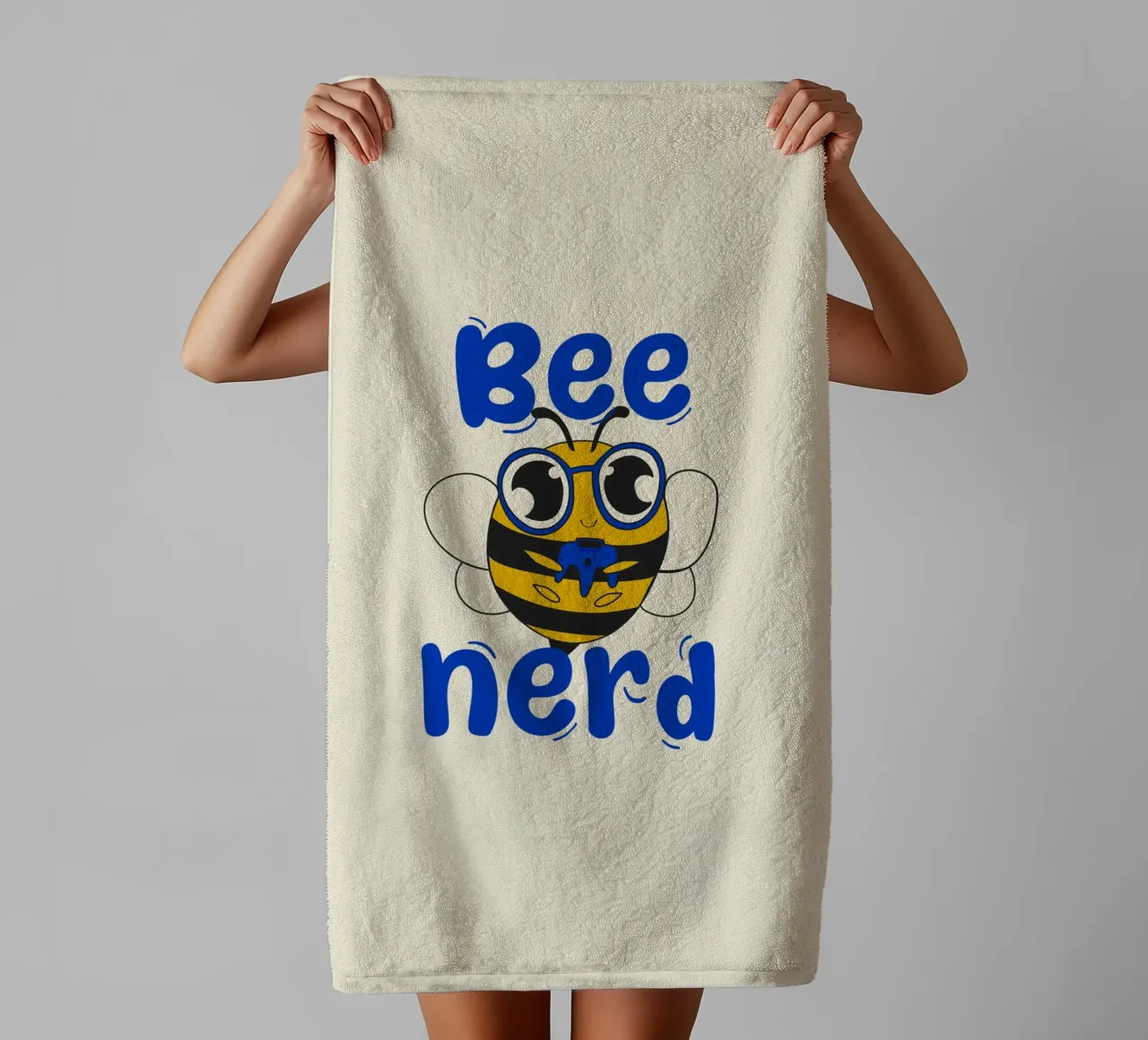 Bee Nerd badhanddoek van Loobs