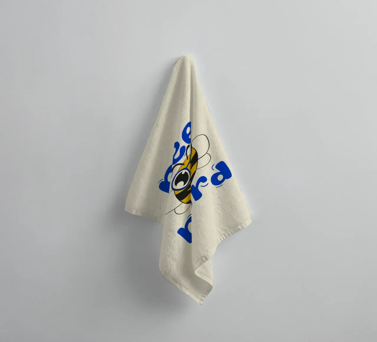 Bee Nerd badhanddoek van Loobs